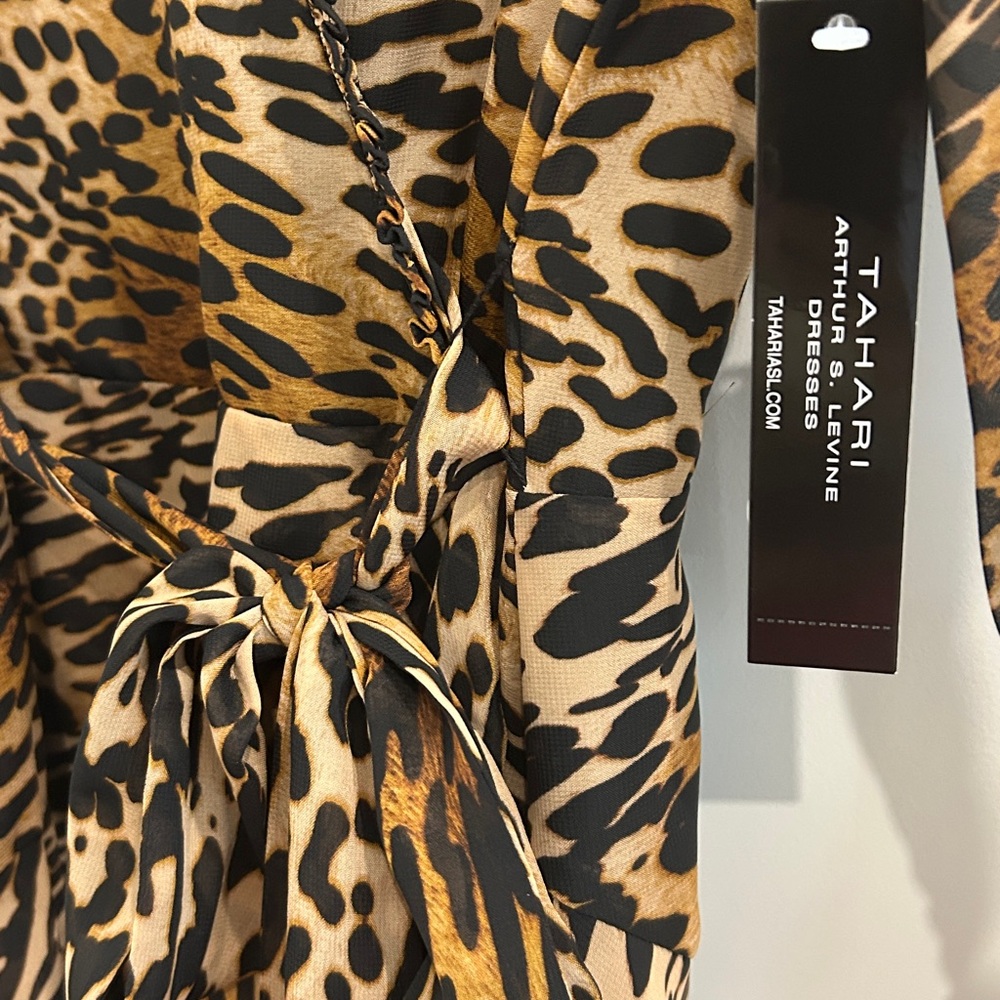 NWT TAHARI ASL Leopard Print Faux Wrap Dress |Size 2 - Picture 4 of 15